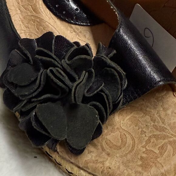 Born BOC Black Leather Floral Peep Toe Slingback Wedge Sandals size 9 - Picture 7 of 7